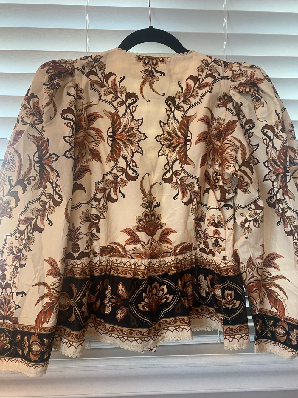 FARM Rio Cream Floral Deep-V Puff-Sleeve Blouse L - Picture 7 of 7